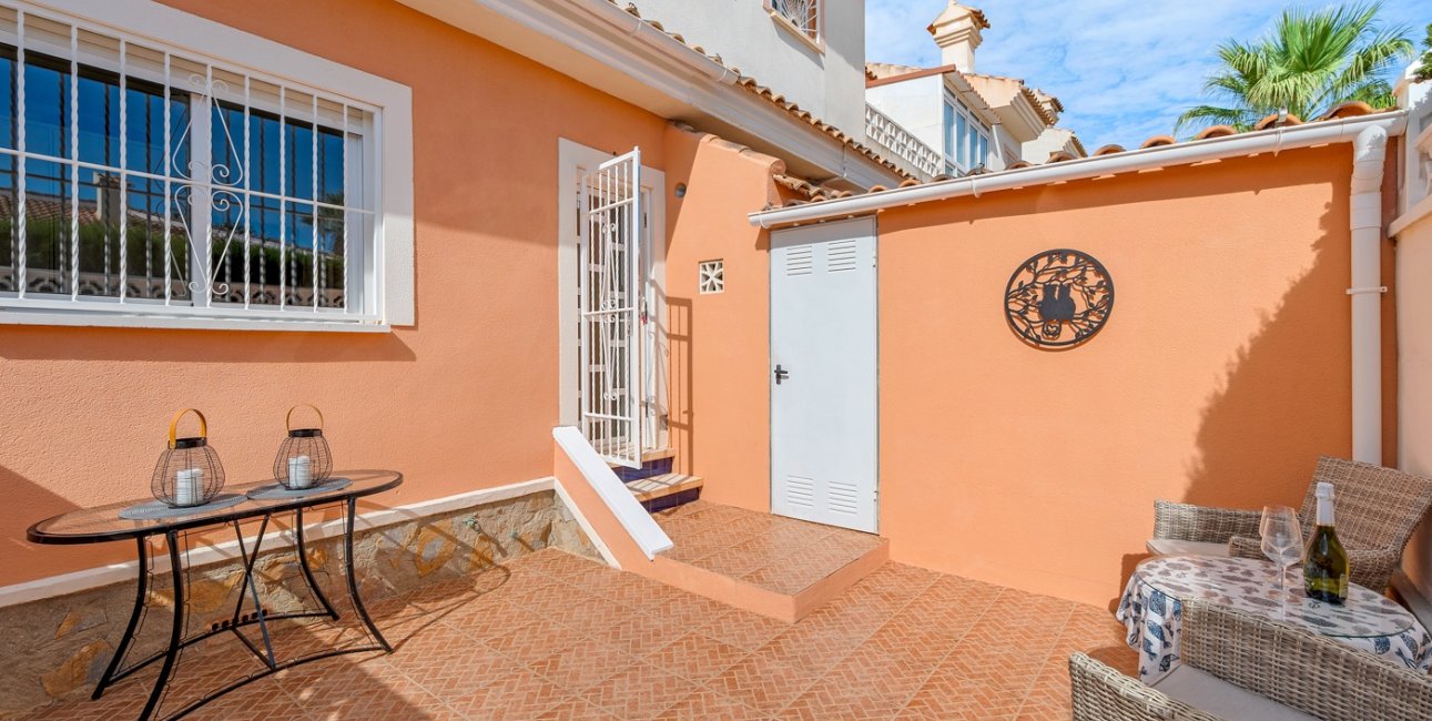 Resale - Townhouse -
Ciudad Quesada - Doña Pepa