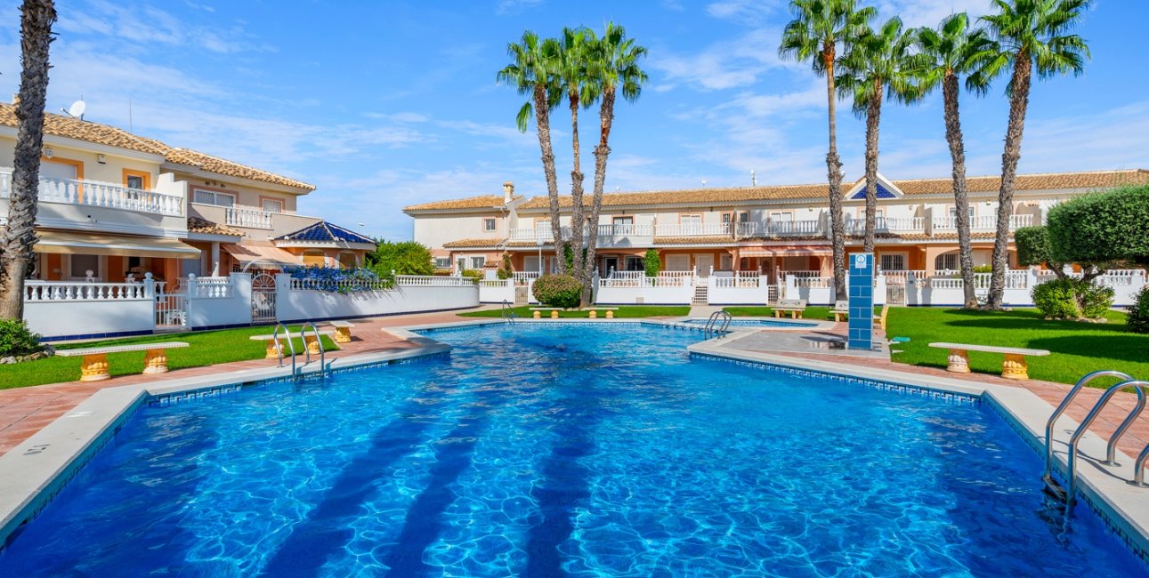 Resale - Townhouse -
Ciudad Quesada - Doña Pepa
