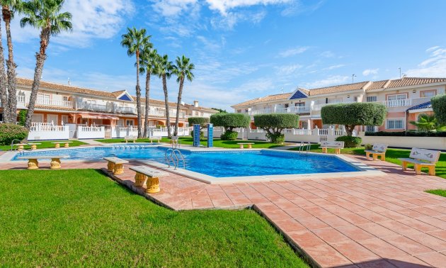 Resale - Townhouse -
Ciudad Quesada - Doña Pepa