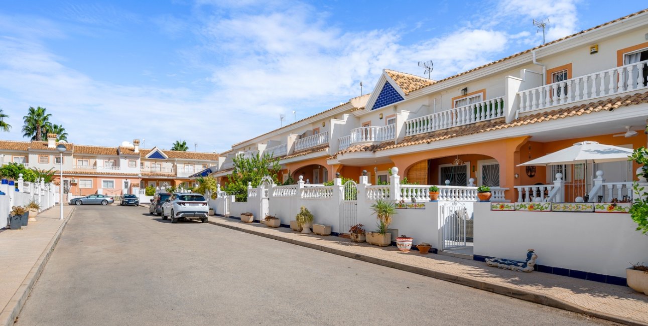 Resale - Townhouse -
Ciudad Quesada - Doña Pepa