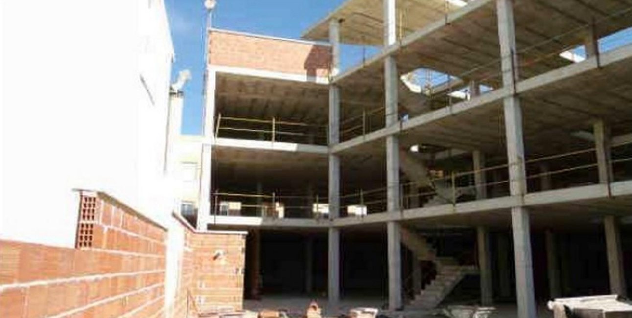 Resale - Edificio -
Los Montesinos - Centro