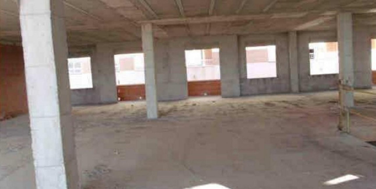 Resale - Edificio -
Los Montesinos - Centro
