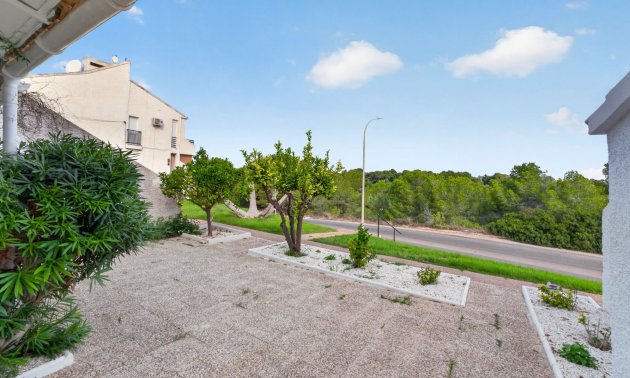 Resale - Apartment / flat -
Orihuela Costa - Villamartin