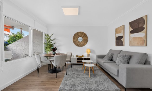Resale - Apartment / flat -
Orihuela Costa - Villamartin