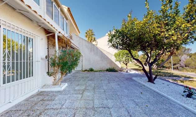 Resale - Apartment / flat -
Orihuela Costa - Villamartin
