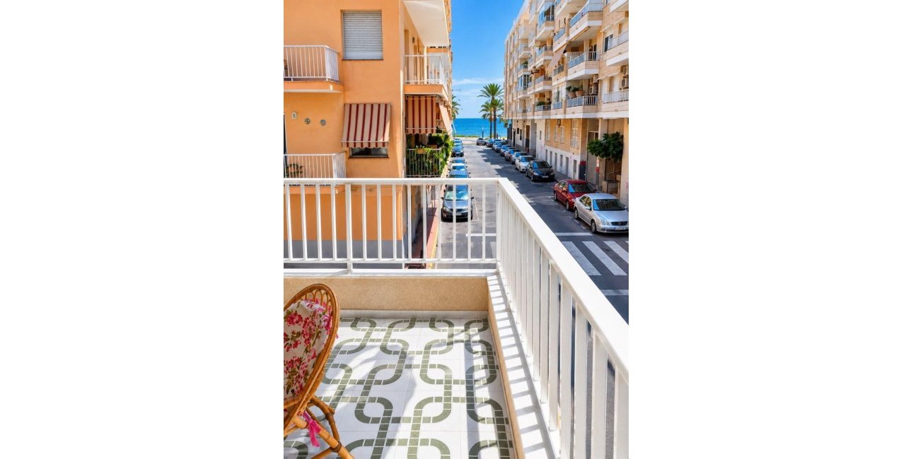 Rynek wtórny - Mieszkanie  -
Torrevieja - Playa del Cura
