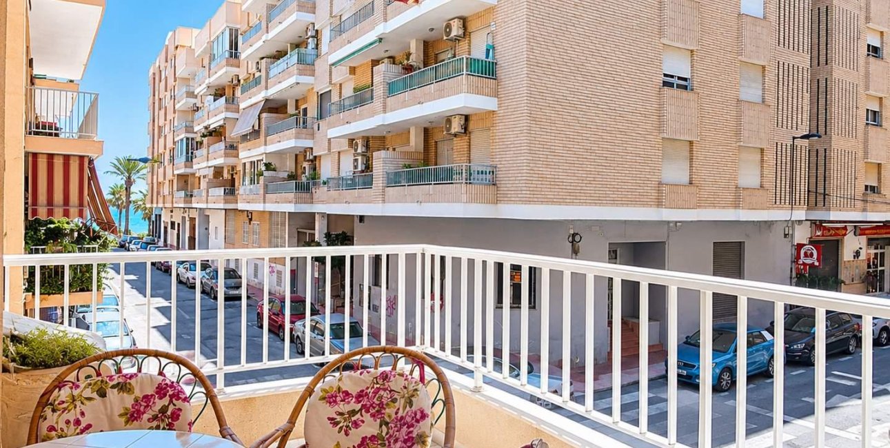 Rynek wtórny - Mieszkanie  -
Torrevieja - Playa del Cura