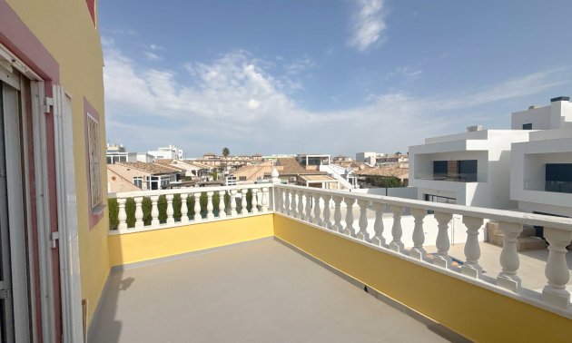 Resale - Townhouse -
Orihuela Costa - La Zenia