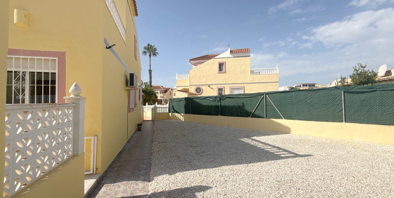 Resale - Townhouse -
Orihuela Costa - La Zenia