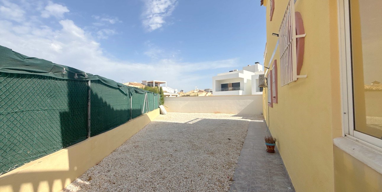 Resale - Townhouse -
Orihuela Costa - La Zenia