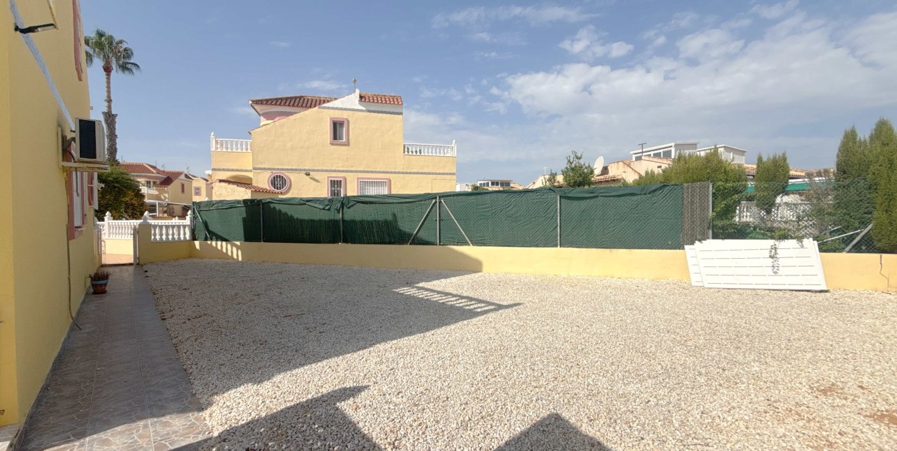 Resale - Townhouse -
Orihuela Costa - La Zenia