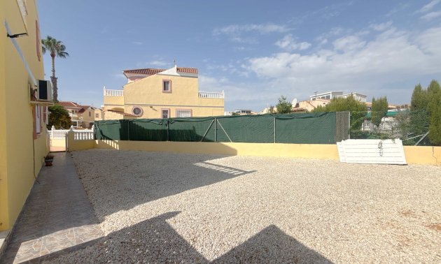 Resale - Townhouse -
Orihuela Costa - La Zenia