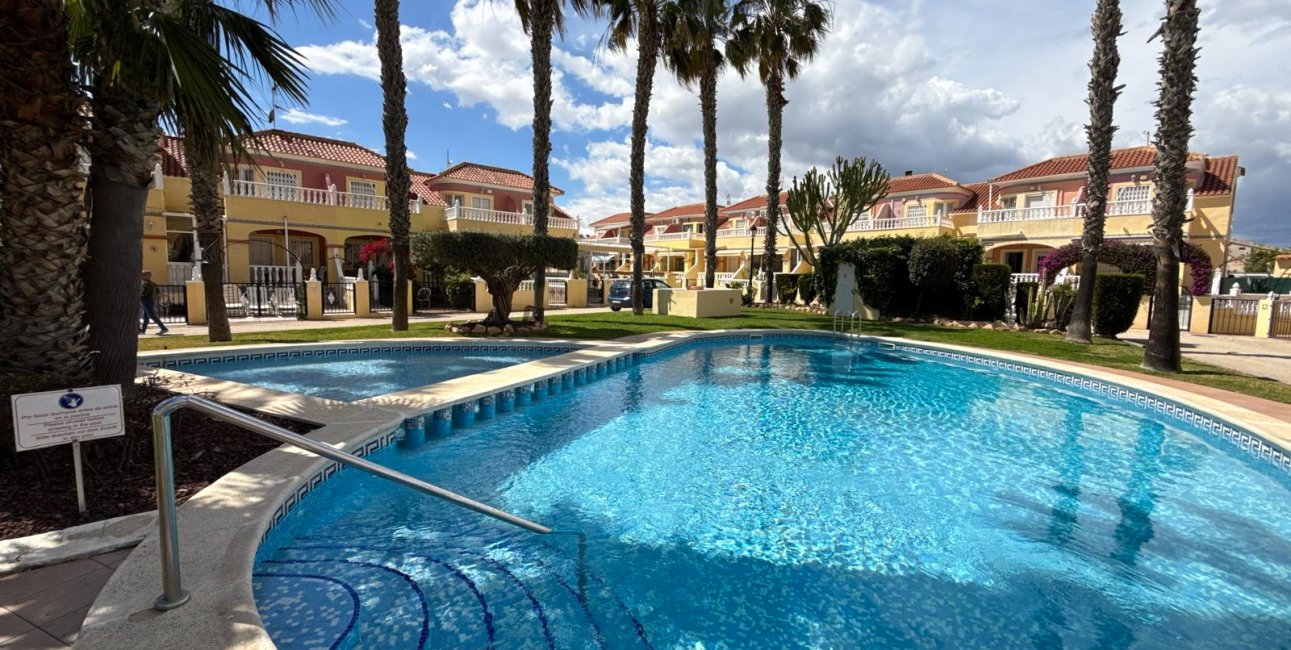Resale - Townhouse -
Orihuela Costa - La Zenia