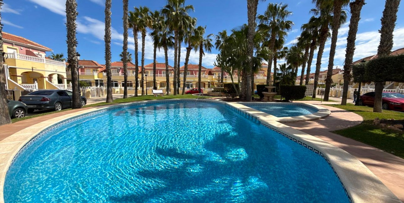 Resale - Townhouse -
Orihuela Costa - La Zenia