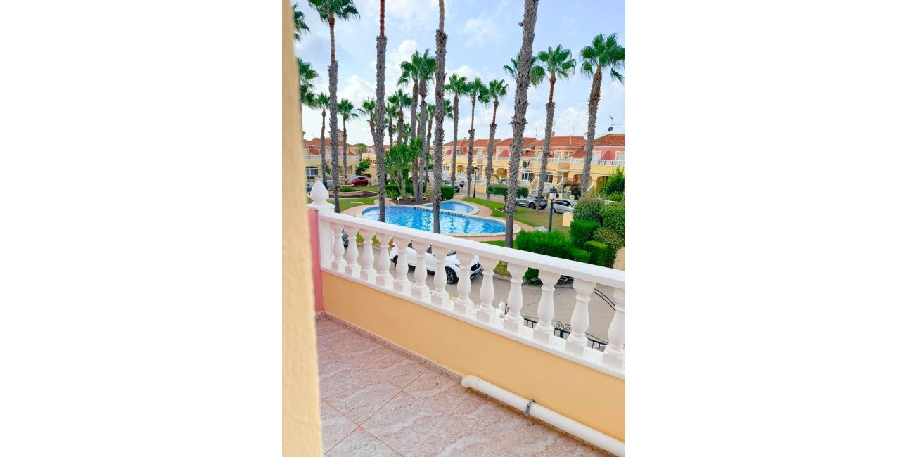 Resale - Townhouse -
Orihuela Costa - La Zenia