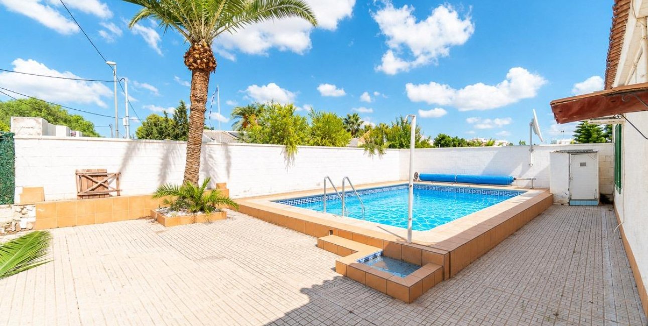 Resale - Villa -
Torre Pacheco - Roldán