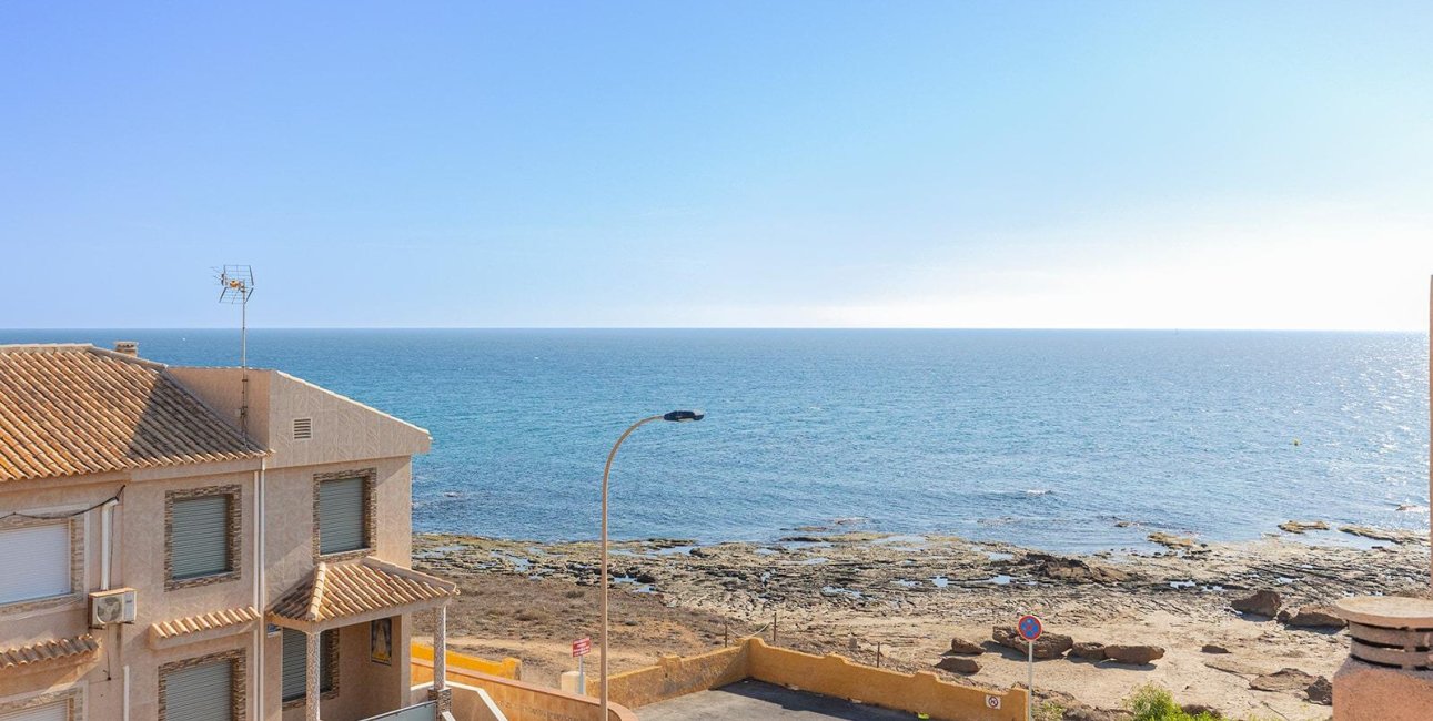 Resale - Townhouse -
Torrevieja - Cala de cabo cervera
