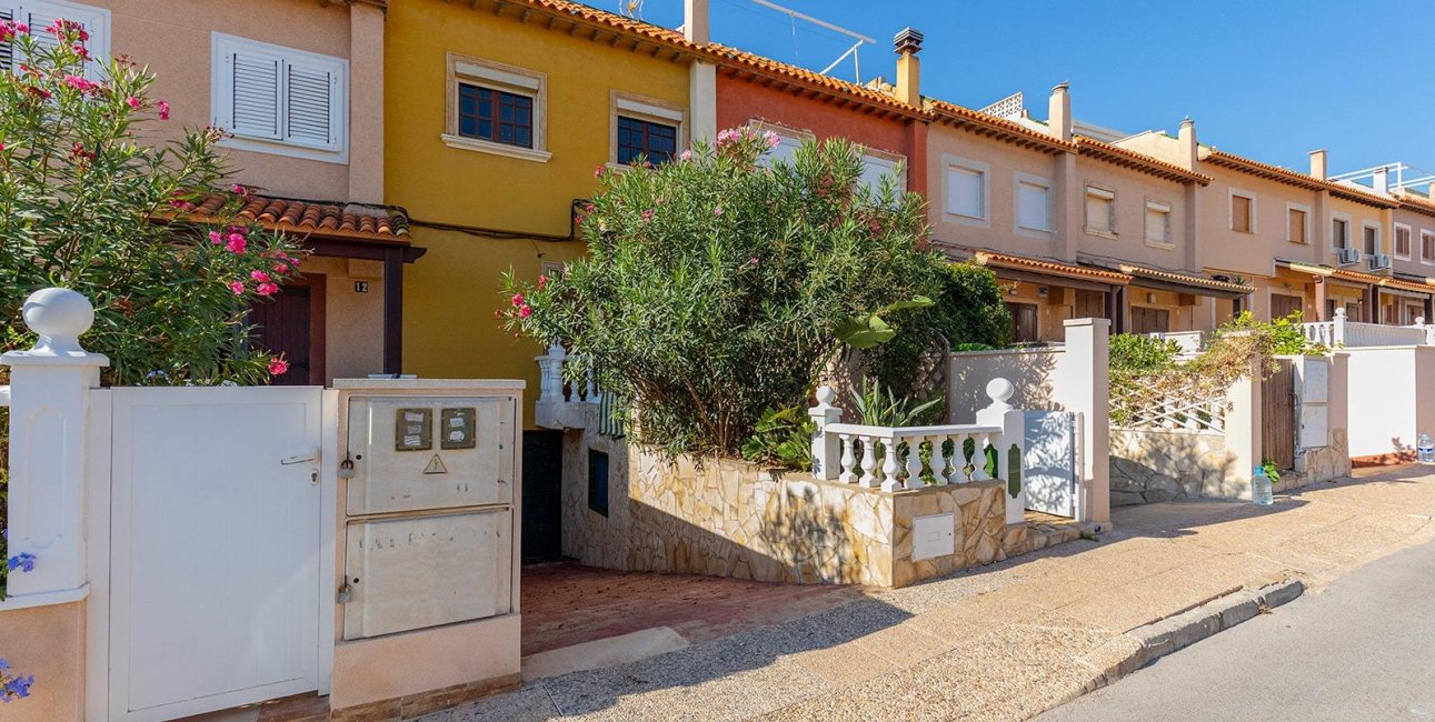 Resale - Townhouse -
Torrevieja - Cala de cabo cervera