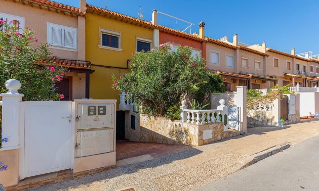 Resale - Townhouse -
Torrevieja - Cala de cabo cervera