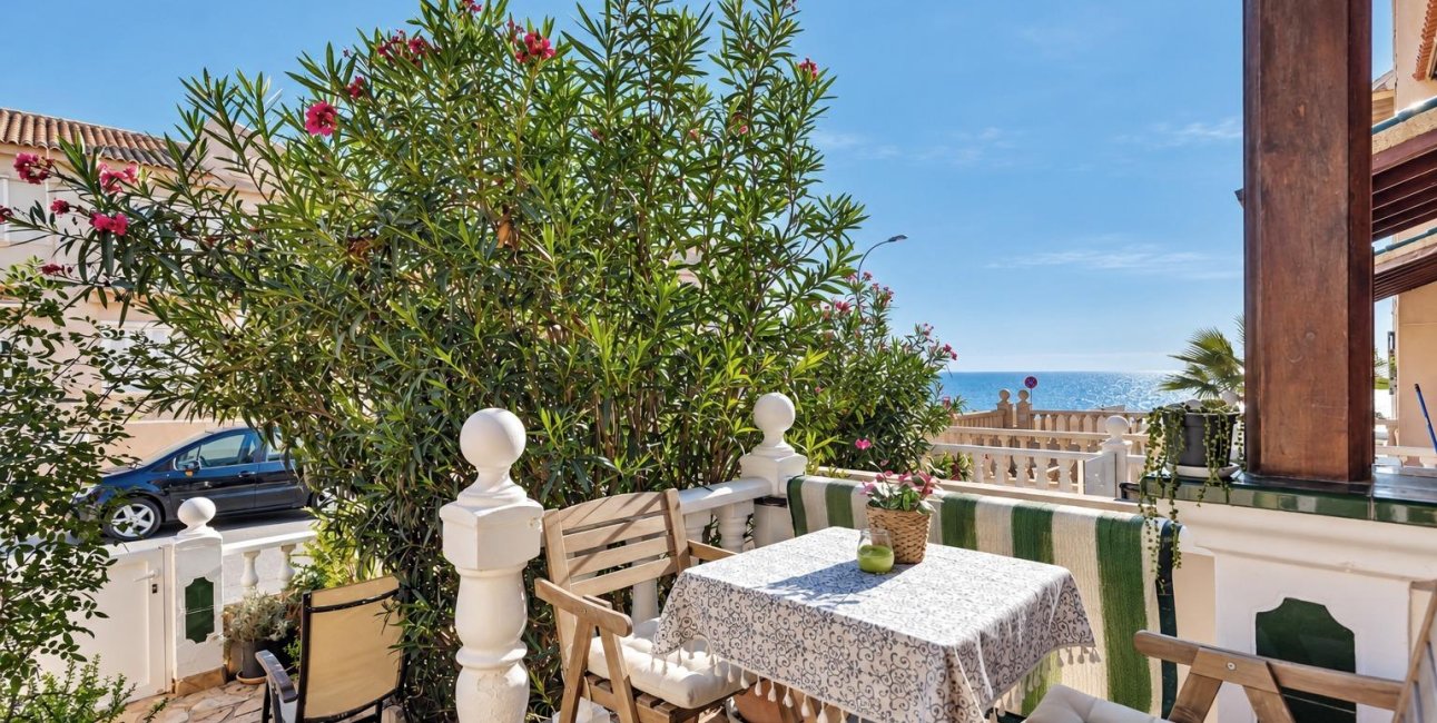 Resale - Townhouse -
Torrevieja - Cala de cabo cervera