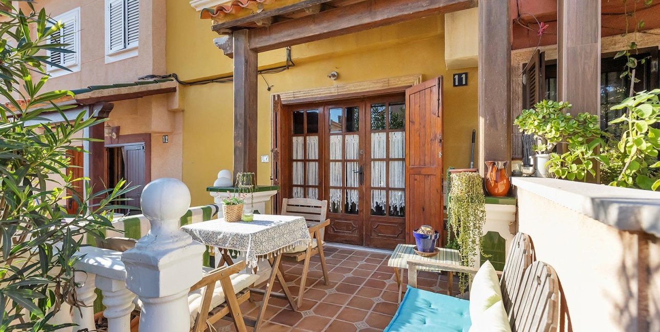 Resale - Townhouse -
Torrevieja - Cala de cabo cervera