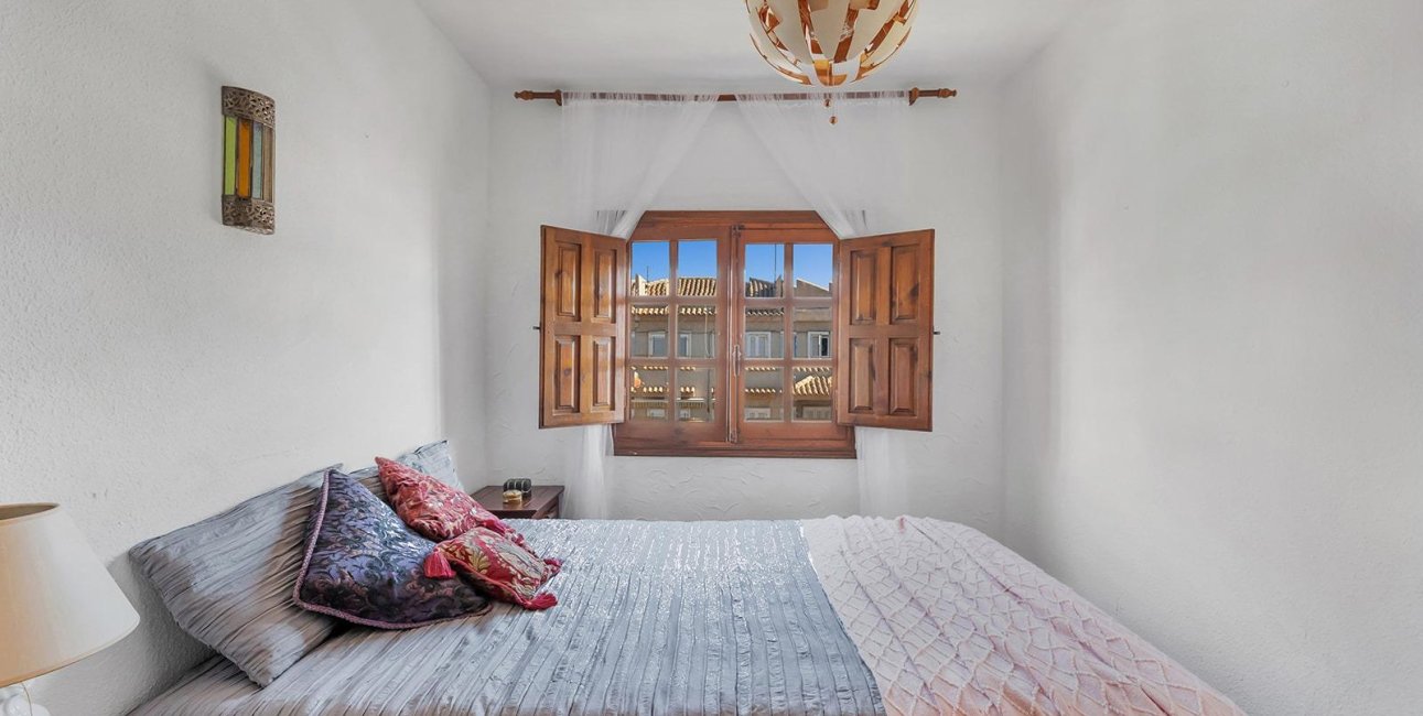 Resale - Townhouse -
Torrevieja - Cala de cabo cervera