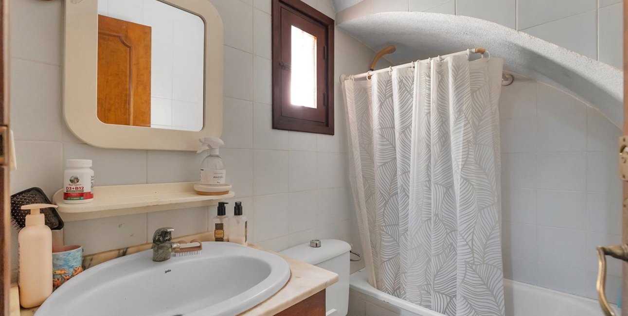 Resale - Townhouse -
Torrevieja - Cala de cabo cervera