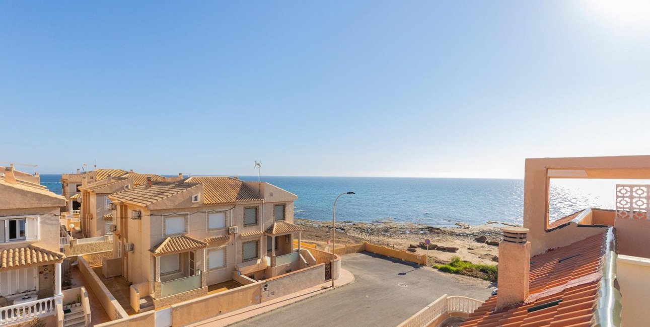 Resale - Townhouse -
Torrevieja - Cala de cabo cervera
