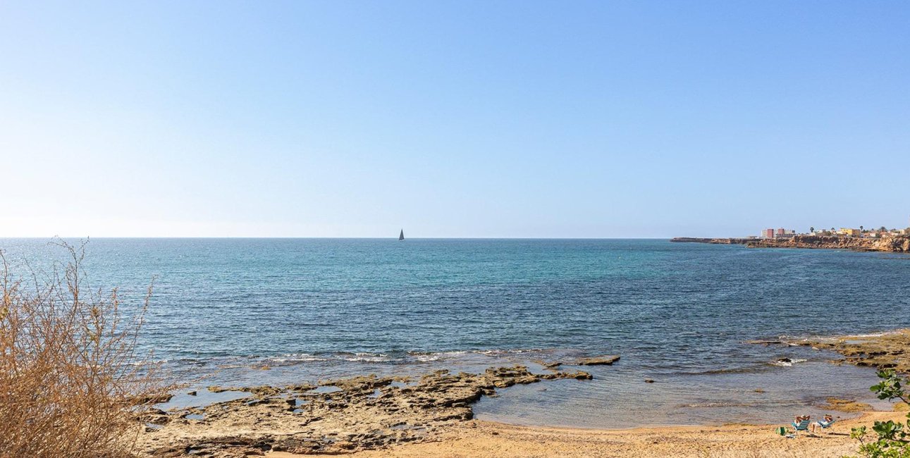 Resale - Townhouse -
Torrevieja - Cala de cabo cervera
