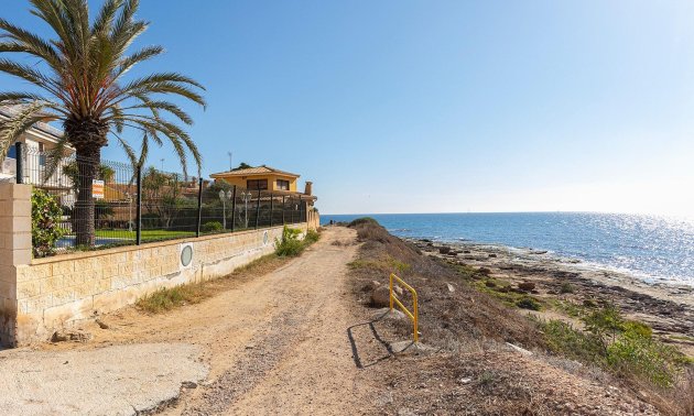 Resale - Townhouse -
Torrevieja - Cala de cabo cervera