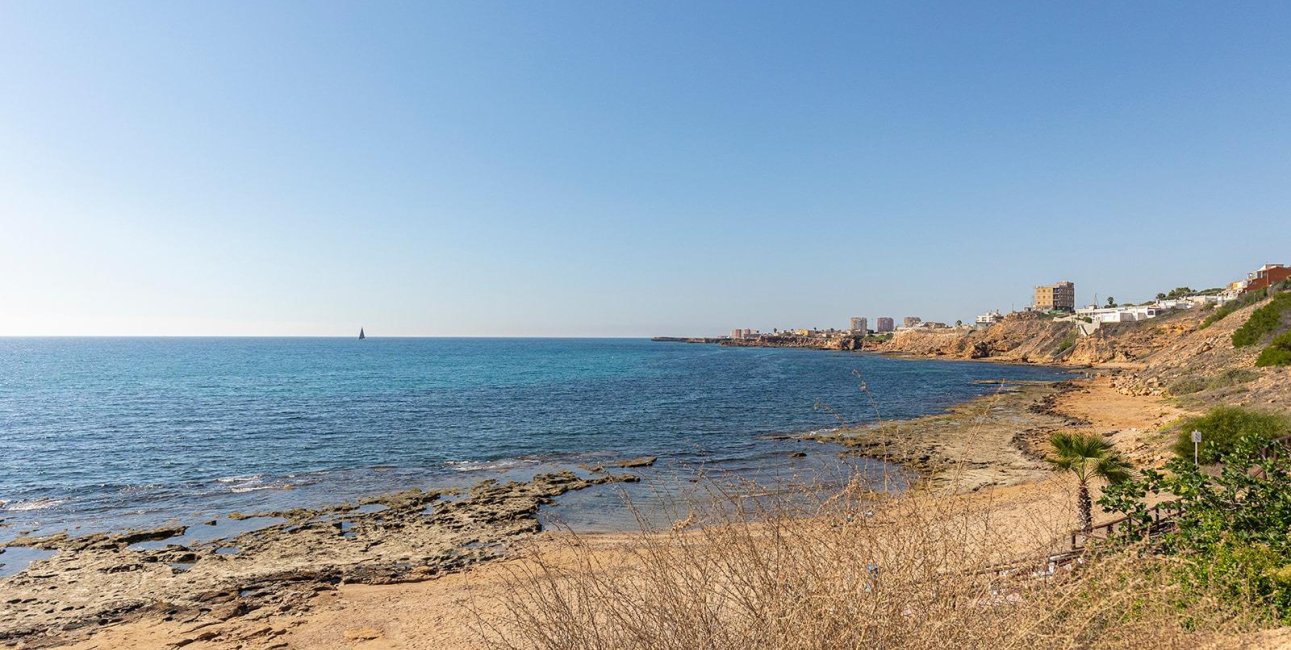 Resale - Townhouse -
Torrevieja - Cala de cabo cervera