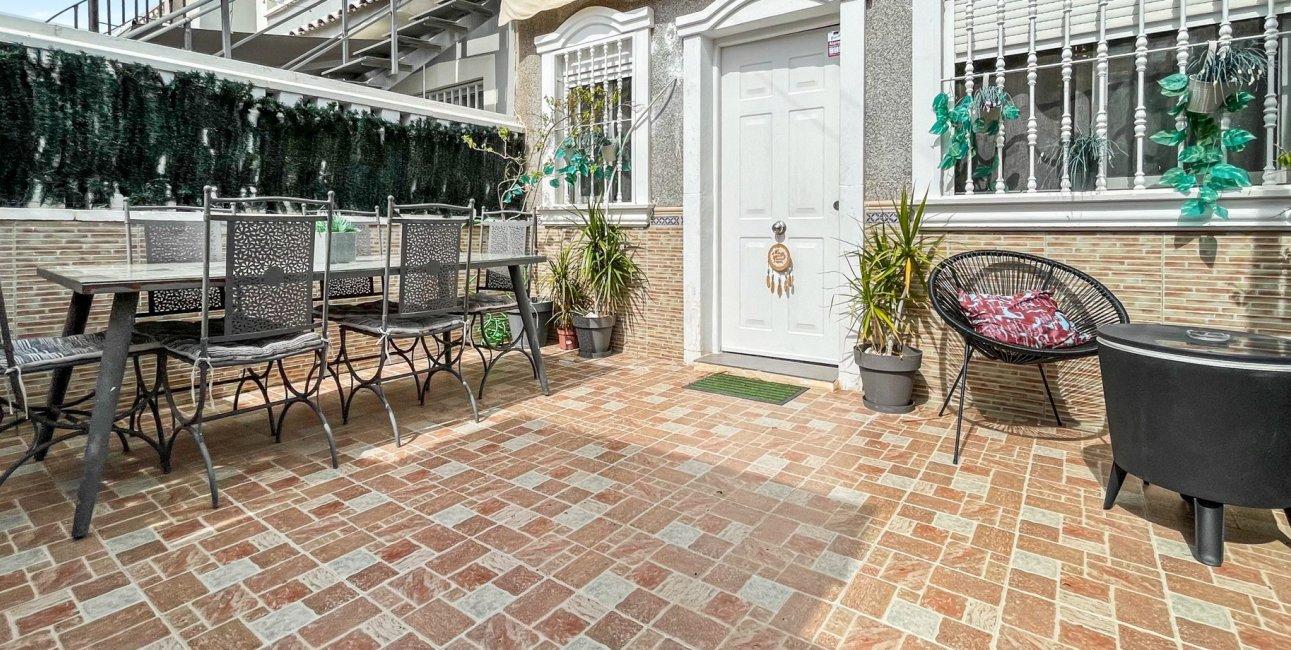Resale - Bungalow -
Torrevieja - La Siesta - El Salado -  Torreta