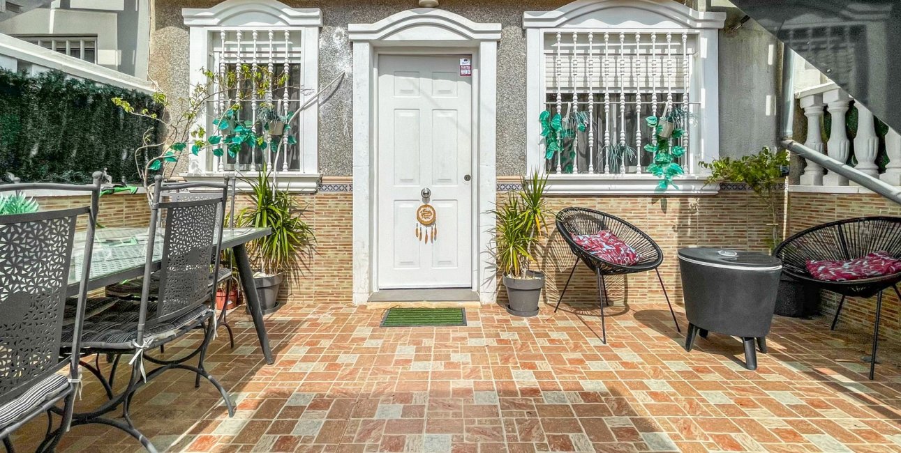 Resale - Bungalow -
Torrevieja - La Siesta - El Salado -  Torreta