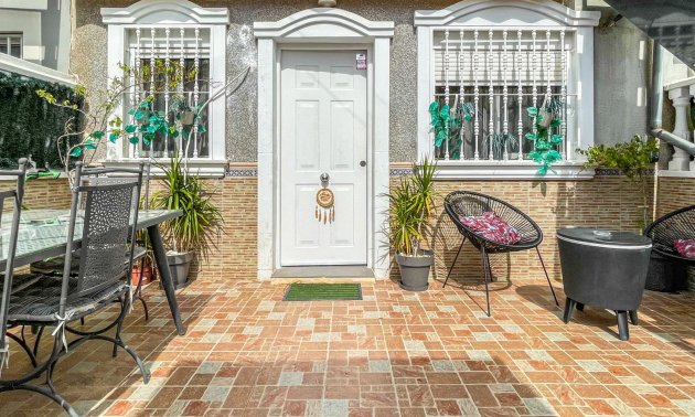 Resale - Bungalow -
Torrevieja - La Siesta - El Salado -  Torreta