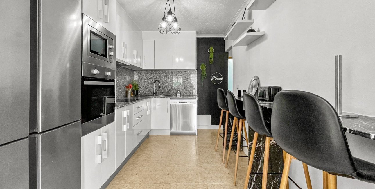Resale - Bungalow -
Torrevieja - La Siesta - El Salado -  Torreta