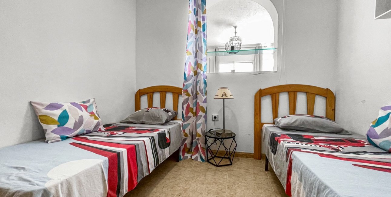 Resale - Bungalow -
Torrevieja - La Siesta - El Salado -  Torreta