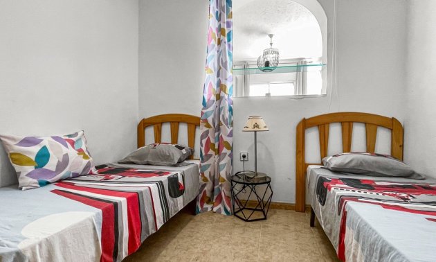 Resale - Bungalow -
Torrevieja - La Siesta - El Salado -  Torreta