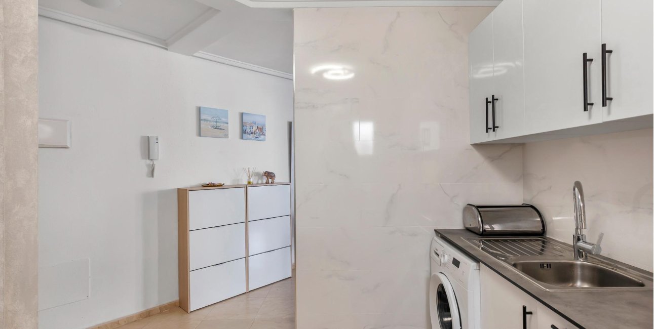 Resale - Penthouse -
Torrevieja - Estacion de autobuses