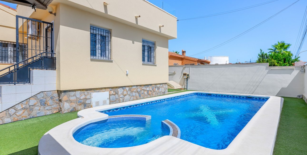 Resale - Villa -
Ciudad Quesada - Ciudad Quesada - Town