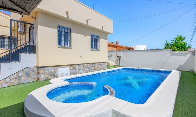 Resale - Villa -
Ciudad Quesada - Ciudad Quesada - Town