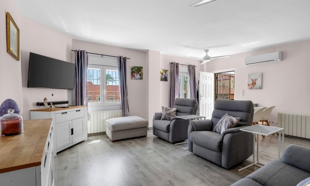 Resale - Villa -
Ciudad Quesada - Ciudad Quesada - Town
