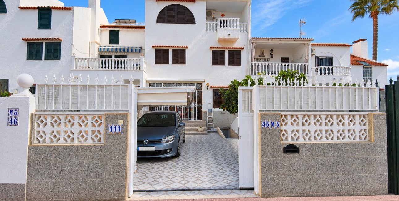 Reventa - Adosado -
Torrevieja - Torrevieja - Centre