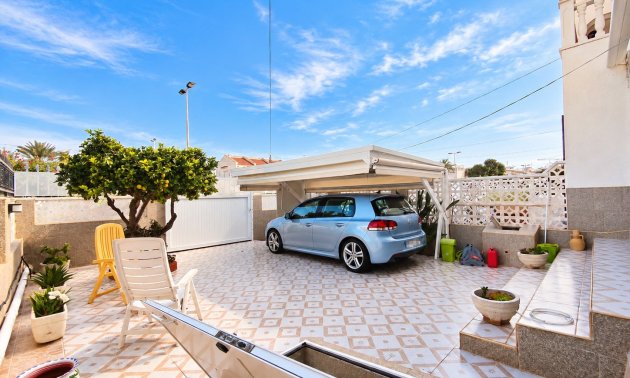 Reventa - Adosado -
Torrevieja - Torrevieja - Centre