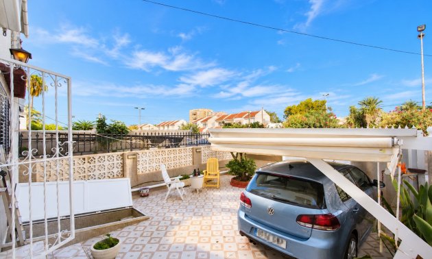 Reventa - Adosado -
Torrevieja - Torrevieja - Centre