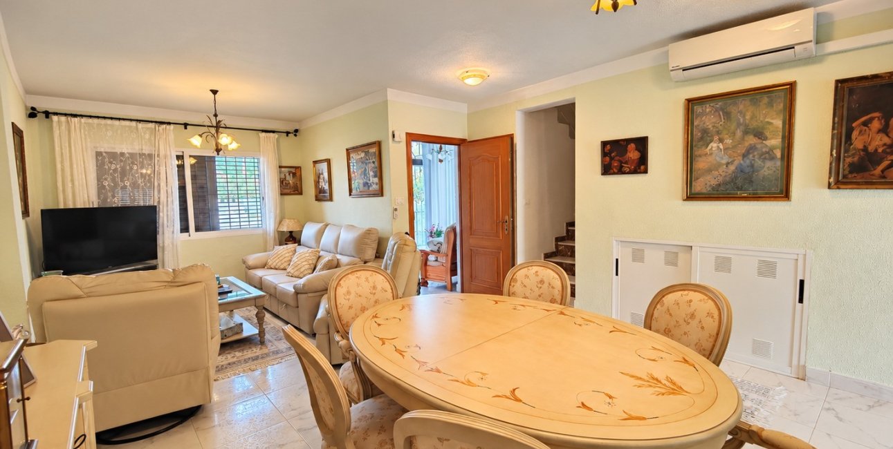 Reventa - Adosado -
Torrevieja - Torrevieja - Centre
