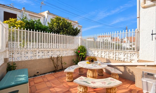 Reventa - Adosado -
Torrevieja - Torrevieja - Centre