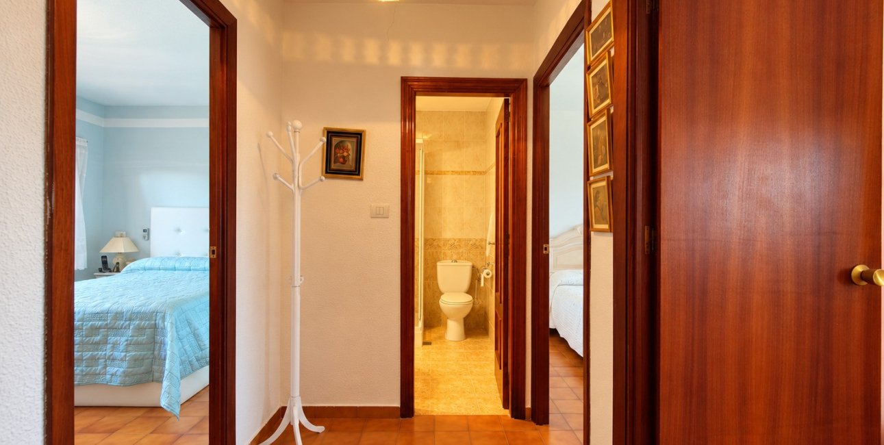 Reventa - Adosado -
Torrevieja - Torrevieja - Centre