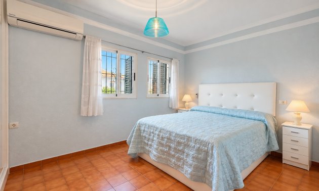 Reventa - Adosado -
Torrevieja - Torrevieja - Centre