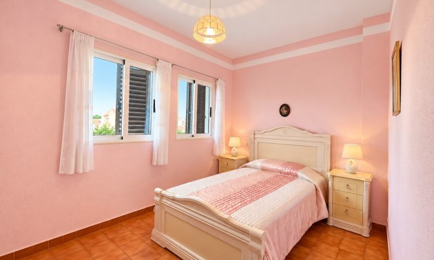 Reventa - Adosado -
Torrevieja - Torrevieja - Centre