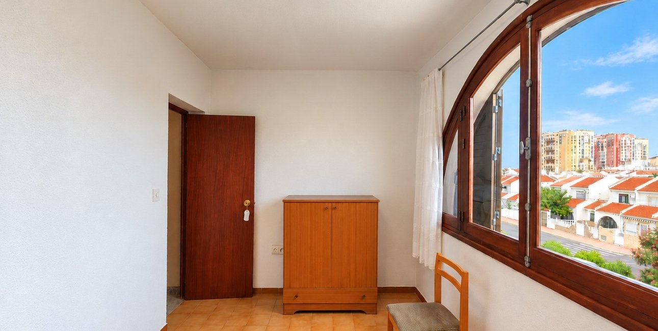 Reventa - Adosado -
Torrevieja - Torrevieja - Centre